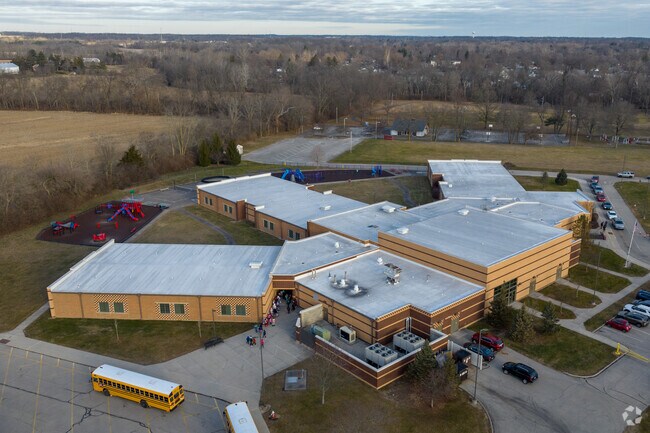 Madison Park Elementary School has a student to teacher ratio of 17 to 1.