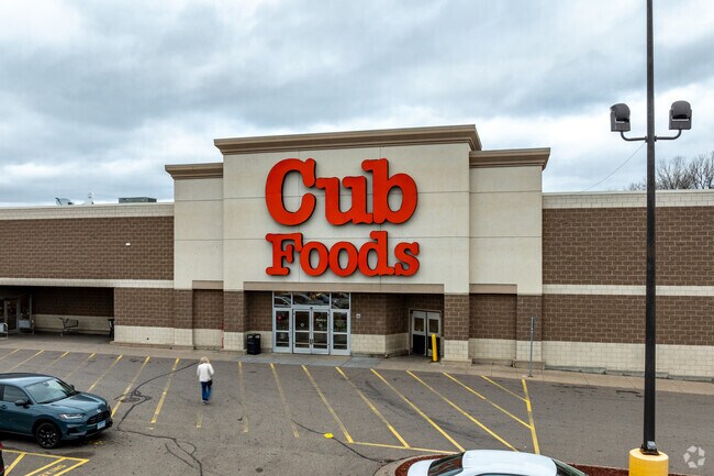 Cub Foods is the closest grocery store to Battle Creek West.