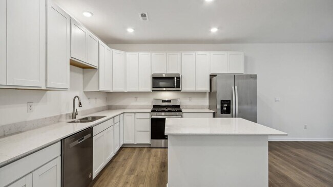 6122 Cascades Dr, Whitestown, IN 46075 - photo 4