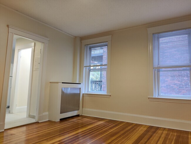 8 Barrows St unit 3, Allston, MA 02134 - photo 6