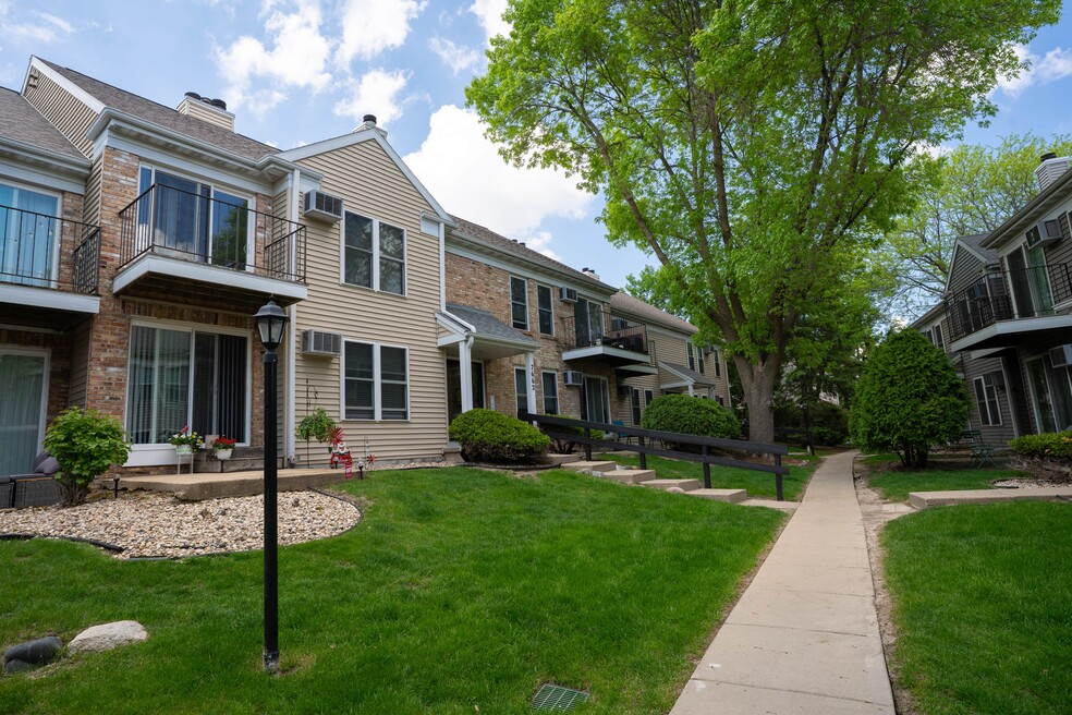 High Point Commons Apartments, Madison, WI 53719 - photo 1