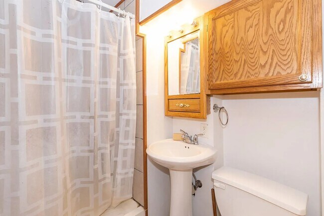 2303 Olive St unit 2, Cedar Falls, IA 50613 - photo 6