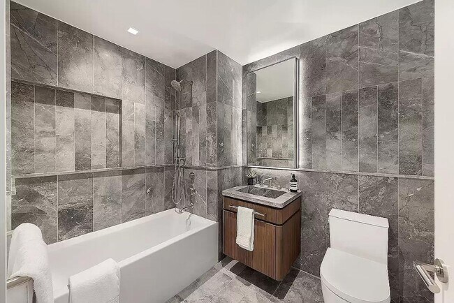 208 Delancey St unit 2B, New York, NY 10002 - photo 6