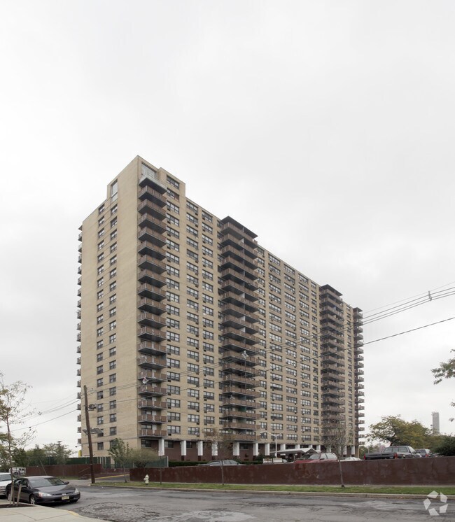 Northgate I, Camden, NJ 08102 - photo 3