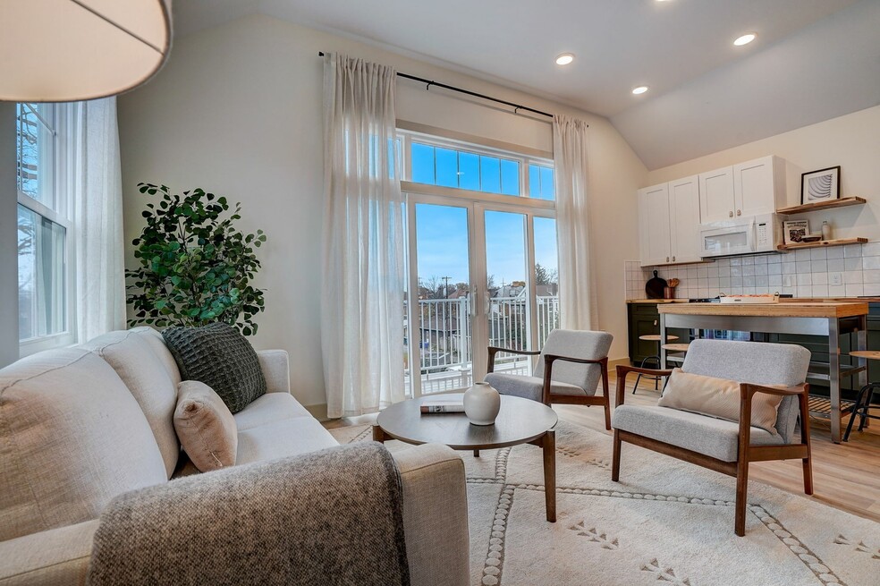 Flats on East Gay, Columbus, OH 43203 - photo 1