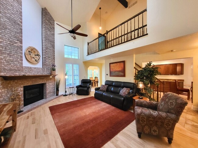 1518 E Nichols Cir, Centennial, CO 80122 - photo 2