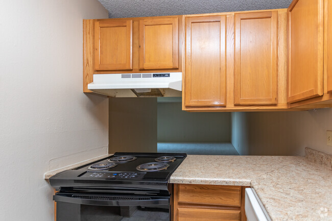 2BR, 1BA - 1100SF