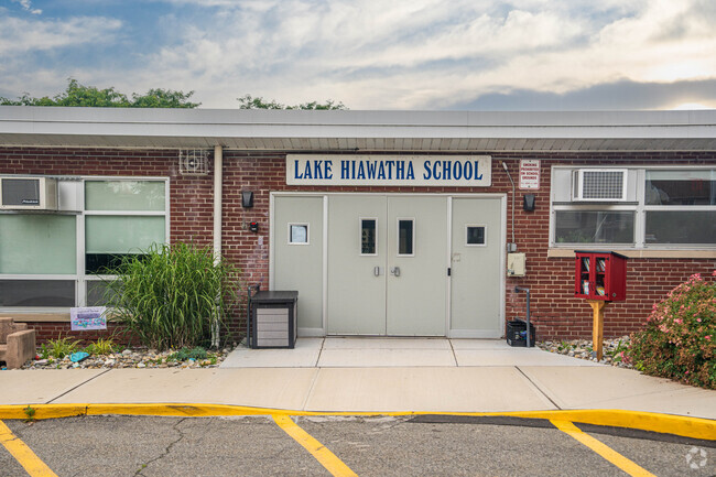 Front entrance of Lake Hiawatha School.