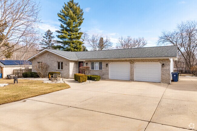 Ranch style homes are a popular option in the Traube Fox River View neighborhood of Algonquin.