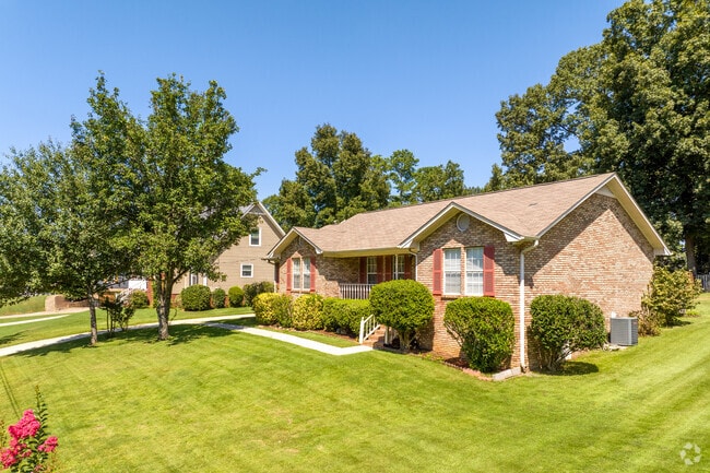 Gardendale houses have a variety of brick colors and styles.