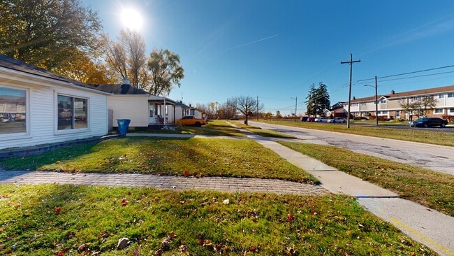 5109 S Hubbard St, Wayne, MI 48184 - photo 3
