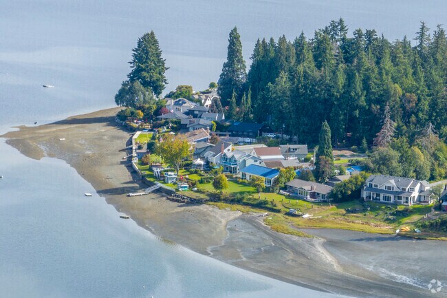 Coastal homes line the tip of Erlands Point in the Bremerton area.