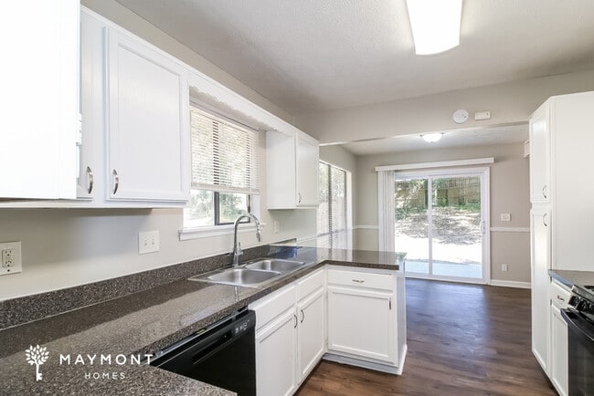 2472 Hewatt Rd, Snellville, GA 30039 - photo 6