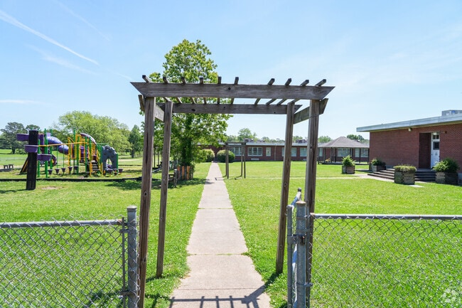 G.N. Smith Elementary School serves students in grade pre k through 5.