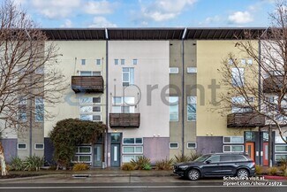 2910 Mandela Pkwy, Oakland, CA 94608