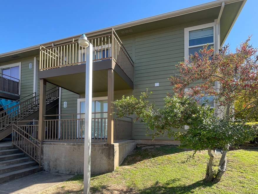 1500 Lake Shore Dr unit 204, Waco, TX 76708 - photo 1