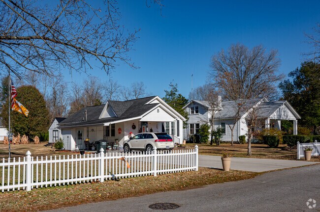 Homes in Jasper sit on cozy, well maintained lots.