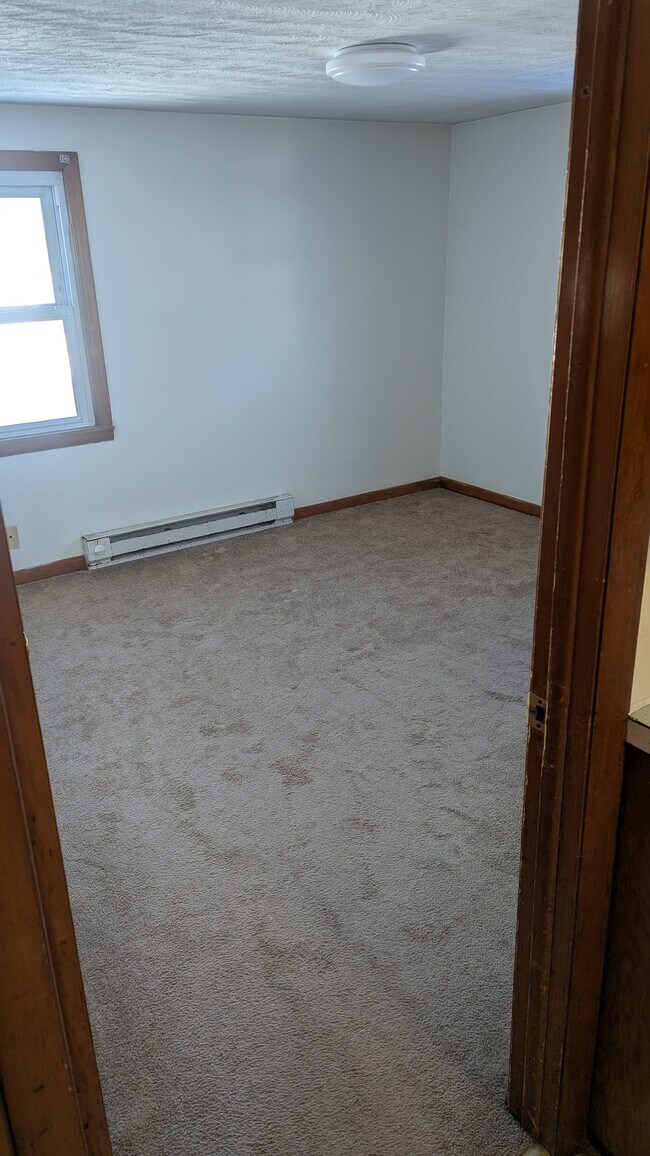 24 Mechanic St unit Downstairs A, Danielson, CT 06239 - photo 4