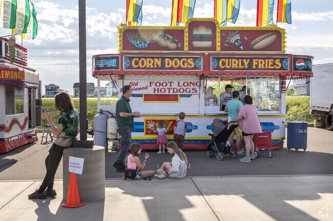 The Spring Food Truck event even offers fair food classics in Farmington.