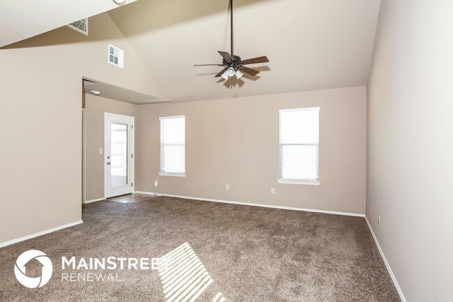 7412 Comrade Ln, Yukon, OK 73099 - photo 2