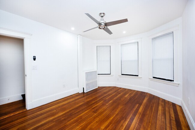 121 Browne St unit 3, Brookline, MA 02446 - photo 4