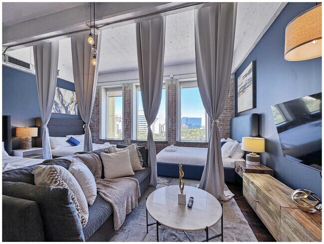 555 Evergreen St unit ID1075579P, Dallas, TX 75201 - photo 3