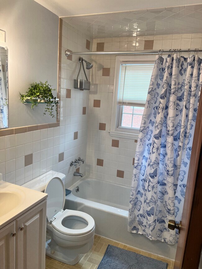 52 Gould Dr unit Furnished apartment, East Hartford, CT 06118 - photo 7