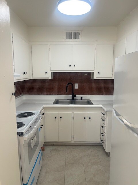 225 Flower Ave Unit c, Las Vegas, NV 89101