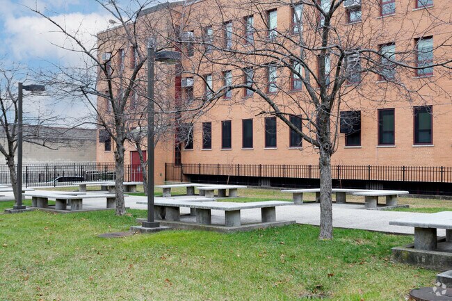 Is 339 has a student population of 213 and the school serves 6-8.