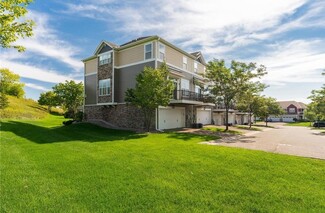 11280 Sand Castle Dr, Woodbury, MN 55129