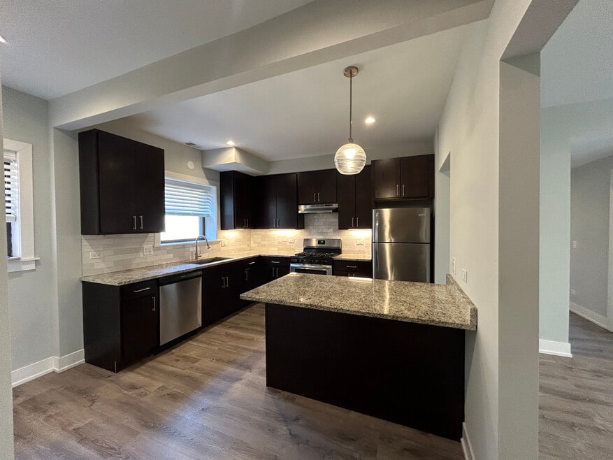 1143 Maple Ave unit 1149-GDN, Evanston, IL 60202 - photo 1