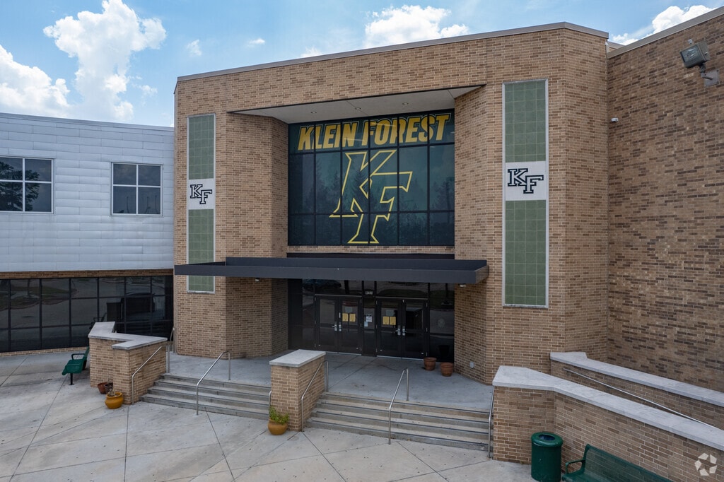 The comprehensive curriculum at Klein Forest High School prepares students for future endeavors.