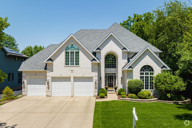 Custom-built modern traditional homes are a highlight among Glen Ellyn's various home syles.