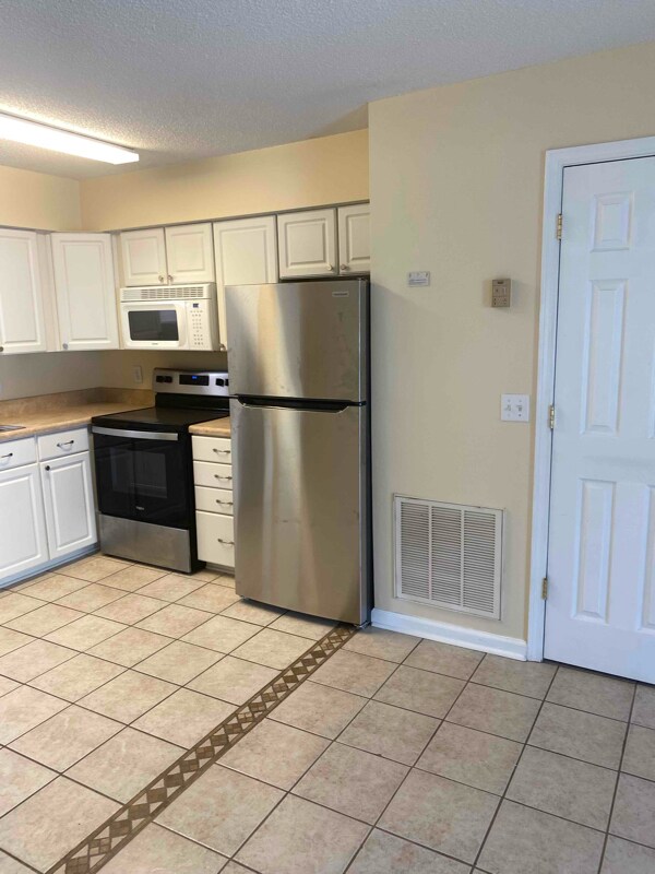 400 Cambridge Cir unit L 4, Murrells Inlet, SC 29576 - photo 2