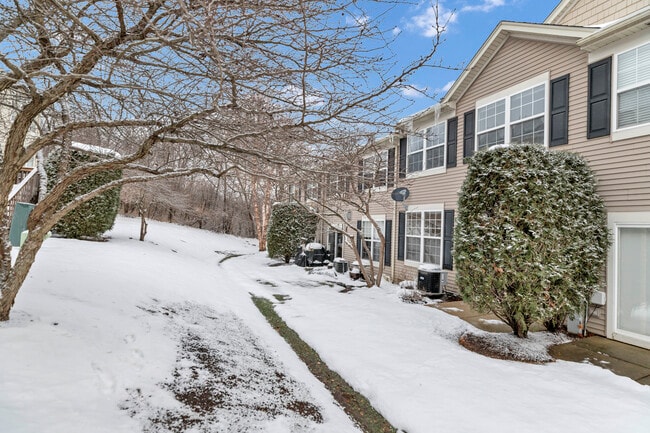 573 Telluride Dr, Gilberts, IL 60136 - photo 2