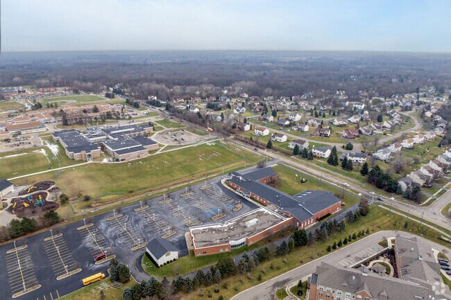 Lake Orion Baptist School has a faculty with a B- teacher rating on Niche.