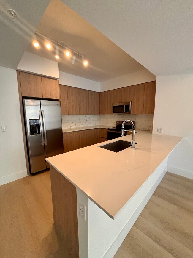 2512 NE 181st St Unit B2, North Miami Beach, FL 33160