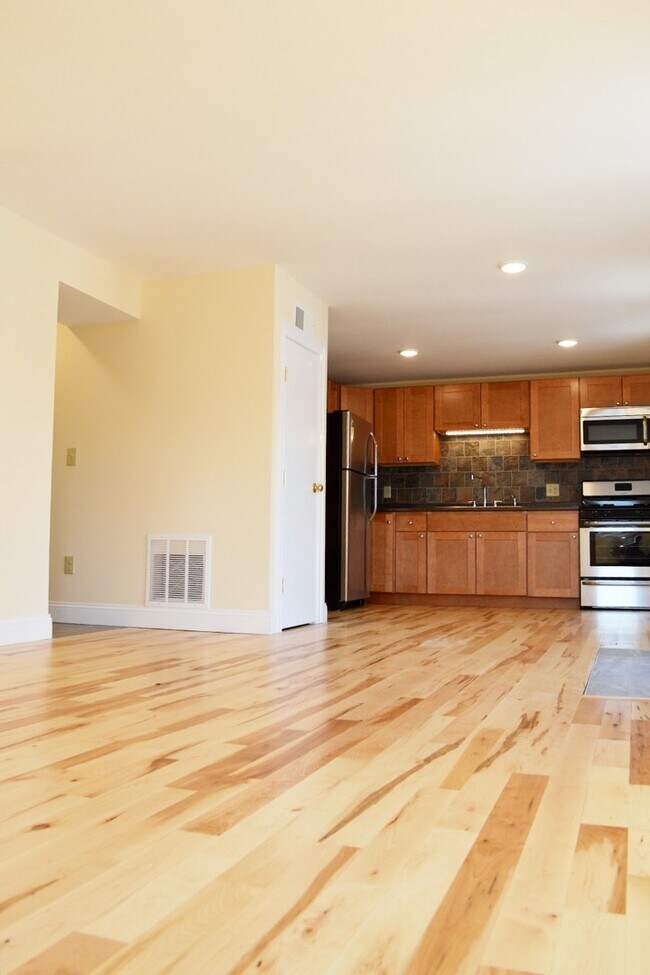 158 North St unit A, Burlington, VT 05401 - photo 2