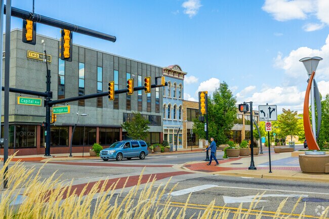 While most residents drive, Battle Creek offers some public transportation options.