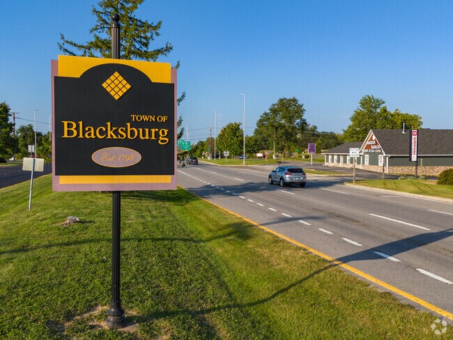 Farmview-Ramble  is well-served by local public transportation and road networks.