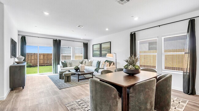 1528 N Mitchell St, Hanford, CA 93230 - photo 5