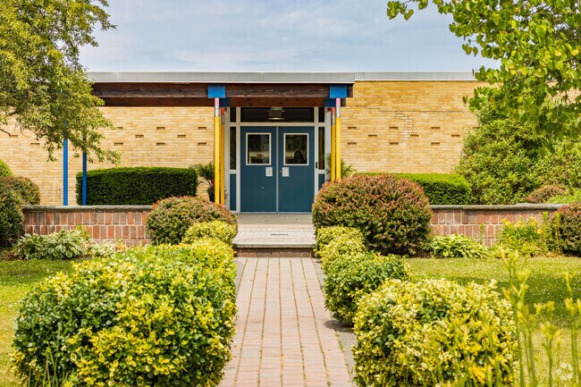 Students living in East Northport can attend the Fifth Avenue School.