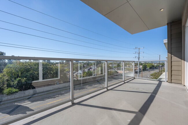 5875 Interceptor St unit Petite Retreat 320C-, Los Angeles, CA 90045 - photo 6