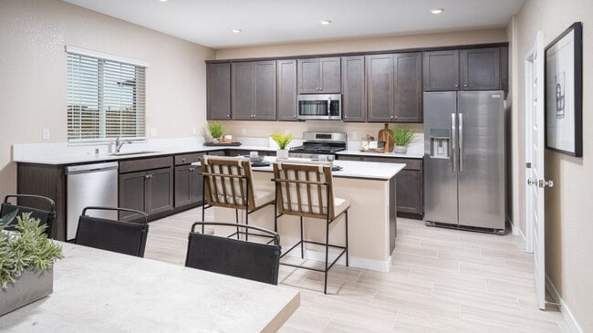 10930 Admiral Cove Way, Stockton, CA 95219 - photo 2