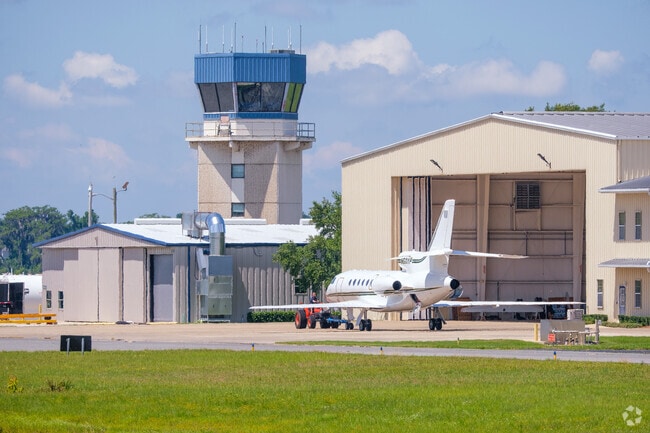 The Leesburg International Airport is situated just a few minutes from Silver Lake.