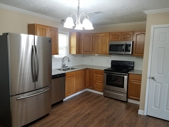 157 Davis Ln, Martin, TN 38237 - photo 5