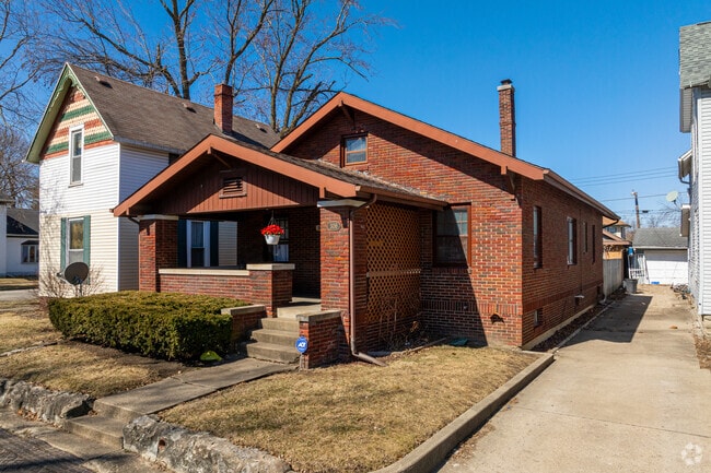 Housing styles in Peru range from Colonial Revivals and cottages to bungalows and saltbox designs.