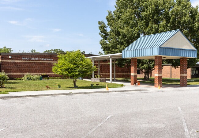 Wrightsboro Elementary School receives a C-plus rating on Niche.
