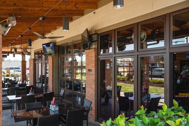 J's Corner Restaurant in Olympia-Granby offers outside seating.