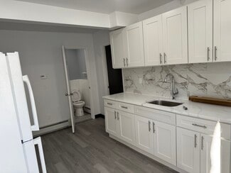 16 Bailey Ave Unit 2A, East Meadow, NY 11554